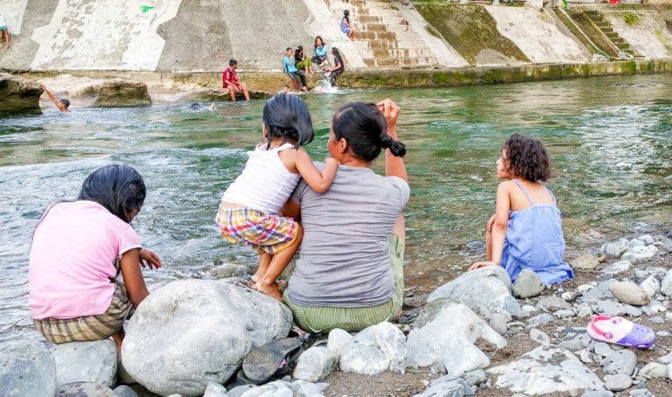 27082016-Bukit Lawang villageois avec eya