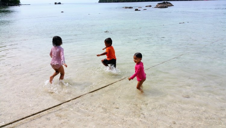 pulau-weh-enfant