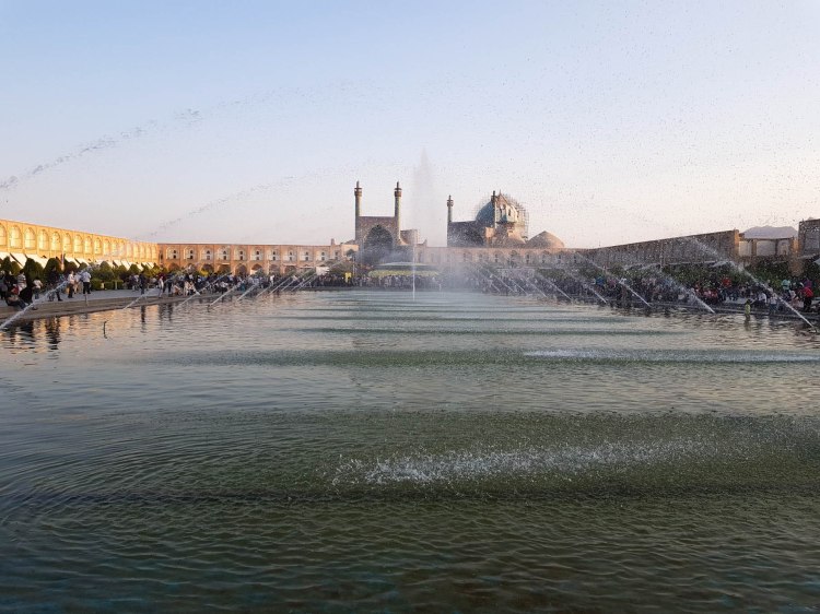 Ispahan place khomeini JOUR